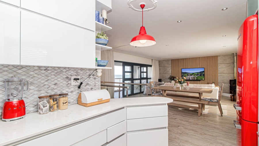 4 Bedroom Property for Sale in Beachfront Western Cape